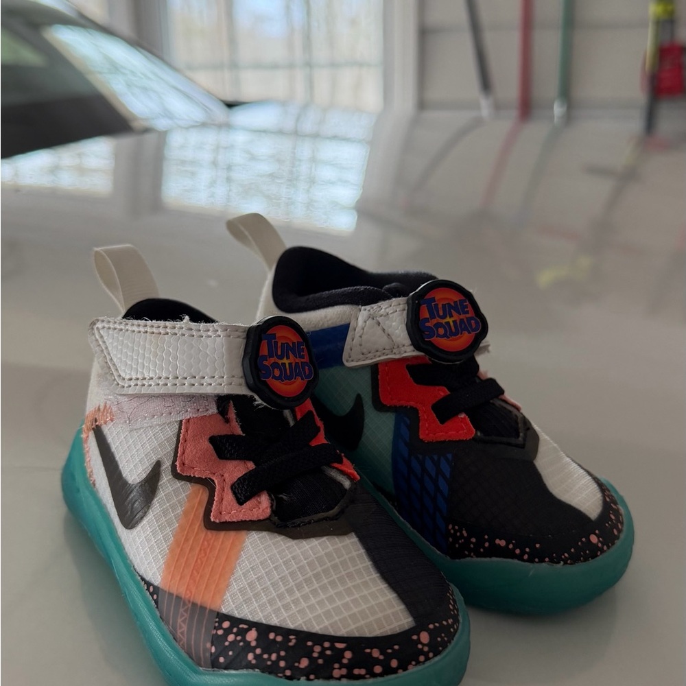 Nike Tune Squad Toddler Shoes sz 5C